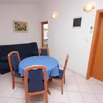 Family-friendly With Swimming Pool Seget Vranjica, - 7559 Appartement *