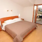 Appartement Family-friendly With Swimming Pool Seget Vranjica, - 7559 *