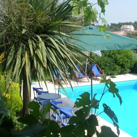 Family-Friendly Apartments With Swimming Pool Seget Vranjica, Trogir - 7559 *