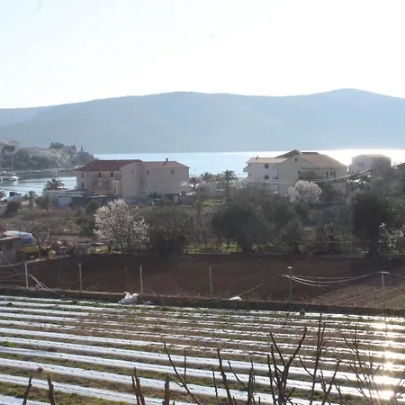 Family-Friendly Apartments With Swimming Pool Seget Vranjica, Trogir - 7559 Apartment *