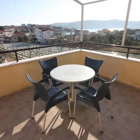 Family-Friendly Apartments With Swimming Pool Seget Vranjica, Trogir - 7559 *